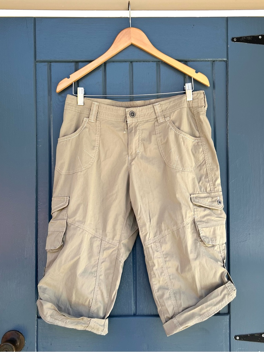 KÜHL Women's Kontra Cargo Capri
Hiking Pants. Women’s Size 10